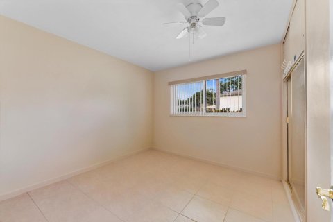 House in Wilton Manors, Florida 3 bedrooms, 180.6 sq.m. № 2182994 - photo 15