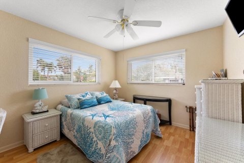House in Wilton Manors, Florida 3 bedrooms, 180.6 sq.m. № 2182994 - photo 19