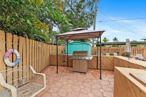House in Wilton Manors, Florida 3 bedrooms, 180.6 sq.m. № 2182994 - photo 29