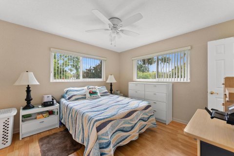 House in Wilton Manors, Florida 3 bedrooms, 180.6 sq.m. № 2182994 - photo 16