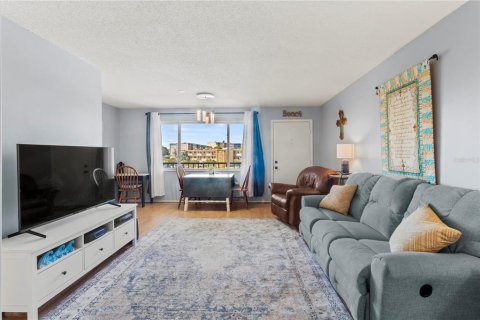 Condo in Bradenton, Florida, 2 bedrooms  № 1882909 - photo 5