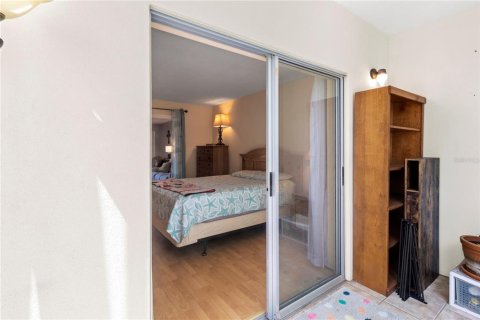 Condo in Bradenton, Florida, 2 bedrooms  № 1882909 - photo 11