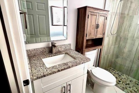 House in Cape Coral, Florida 3 bedrooms, 175.31 sq.m. № 1603149 - photo 24