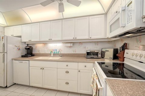 Condo in Longboat Key, Florida, 2 bedrooms  № 1917657 - photo 16