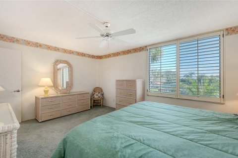 Condo in Longboat Key, Florida, 2 bedrooms  № 1917657 - photo 24