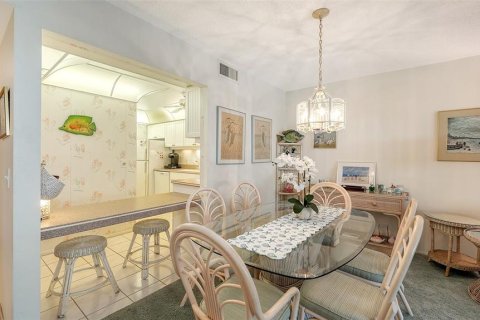 Condo in Longboat Key, Florida, 2 bedrooms  № 1917657 - photo 14