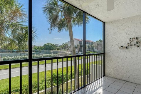 Condo in Longboat Key, Florida, 2 bedrooms  № 1917657 - photo 8