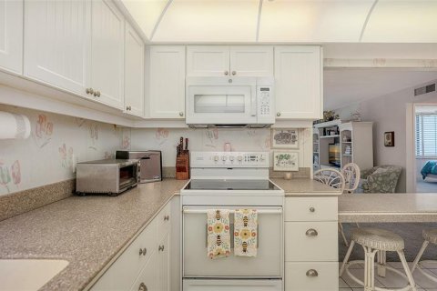 Condo in Longboat Key, Florida, 2 bedrooms  № 1917657 - photo 18