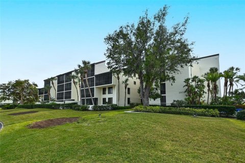 Condo in Longboat Key, Florida, 2 bedrooms  № 1917657 - photo 2