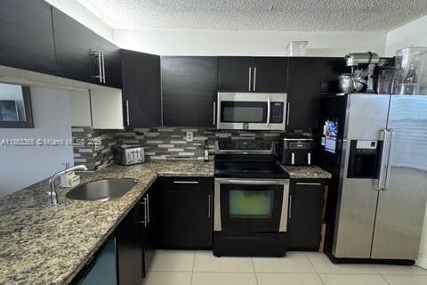 Condominio en venta en Coconut Creek, Florida, 2 dormitorios, 86.4 m2 № 1877732 - foto 1