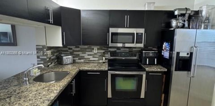 Condominio en Coconut Creek, Florida, 2 dormitorios  № 1877732