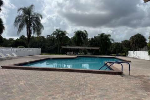 Condominio en venta en Coconut Creek, Florida, 2 dormitorios, 86.4 m2 № 1877732 - foto 11