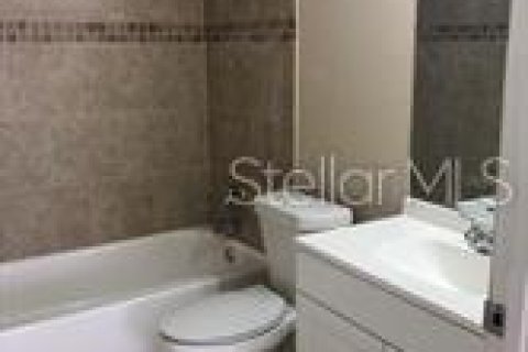 Apartamento en alquiler en Titusville, Florida, 2 dormitorios, 72.19 m2 № 1785279 - foto 4