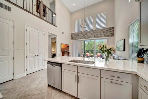 House in Sunrise, Florida 4 bedrooms, 294.69 sq.m. № 1643845 - photo 6