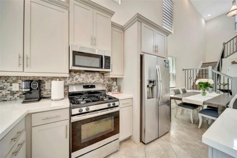 House in Sunrise, Florida 4 bedrooms, 294.69 sq.m. № 1643845 - photo 7