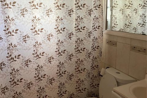 Купить виллу или дом в Майами, Флорида 2 спальни, 119.38м2, № 2079514 - фото 9