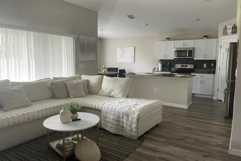 Villa ou maison à louer à Haines City, Floride: 3 chambres, 127.74 m2 № 2108720 - photo 3