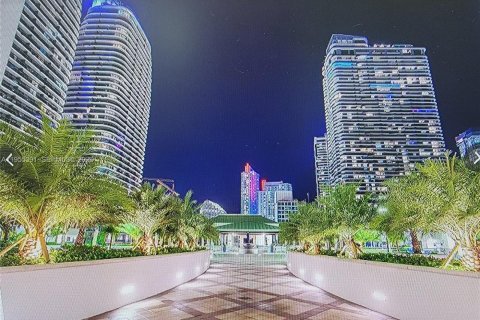 Condo in Miami, Florida, 2 bedrooms  № 2011876