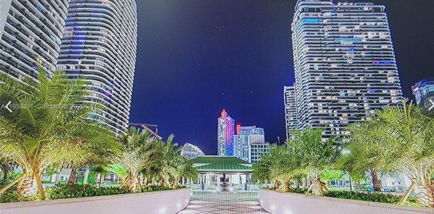 Condo in Miami, Florida, 2 bedrooms  № 2011876