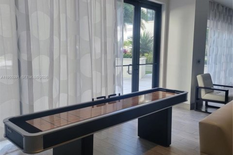 Condo in Miami, Florida, 2 bedrooms  № 2011876 - photo 27