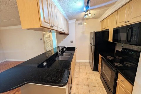 Copropriété à louer à Tampa, Floride: 2 chambres, 80.27 m2 № 2101881 - photo 4