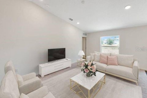 House in Poinciana, Florida 3 bedrooms, 118.26 sq.m. № 1719333 - photo 7