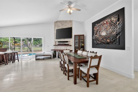 House in Boca Raton, Florida 3 bedrooms, 184.97 sq.m. № 2000349 - photo 8