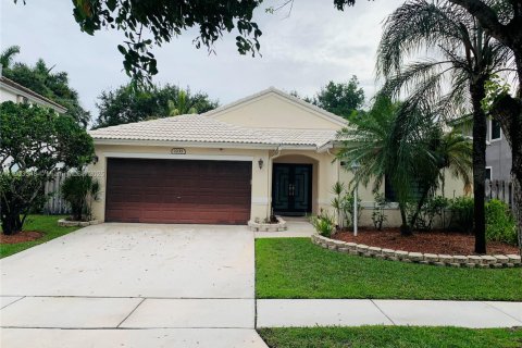 Casa en venta en Pembroke Pines, Florida, 3 dormitorios, 150.13 m2 № 1954465 - foto 1