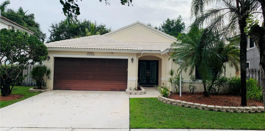 Casa en Pembroke Pines, Florida 3 dormitorios, 150.13 m2 № 1954465