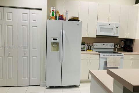 Casa en venta en Pembroke Pines, Florida, 3 dormitorios, 150.13 m2 № 1954465 - foto 7