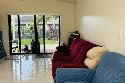 Casa en venta en Pembroke Pines, Florida, 3 dormitorios, 150.13 m2 № 1954465 - foto 5