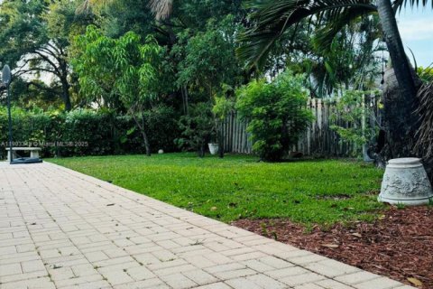 Casa en venta en Pembroke Pines, Florida, 3 dormitorios, 150.13 m2 № 1954465 - foto 9