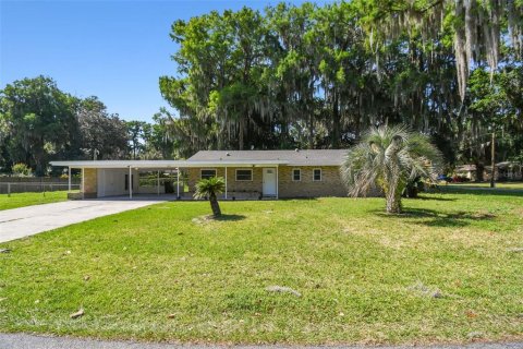 House in Leesburg, Florida 3 bedrooms, 148.64 sq.m. № 1789434 - photo 1