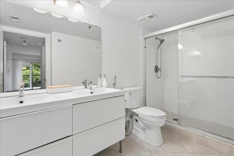 Copropriété à vendre à Boca Raton, Floride: 2 chambres, 107.77 m2 № 2254695 - photo 12