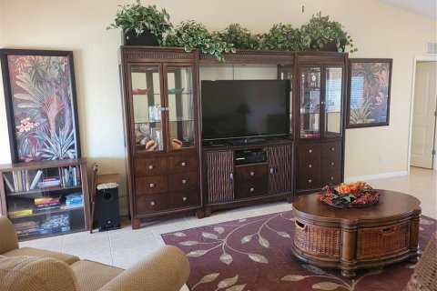 House in Port Charlotte, Florida 3 bedrooms, 200.02 sq.m. № 2195404 - photo 7