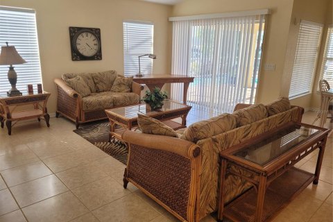 House in Port Charlotte, Florida 3 bedrooms, 200.02 sq.m. № 2195404 - photo 9