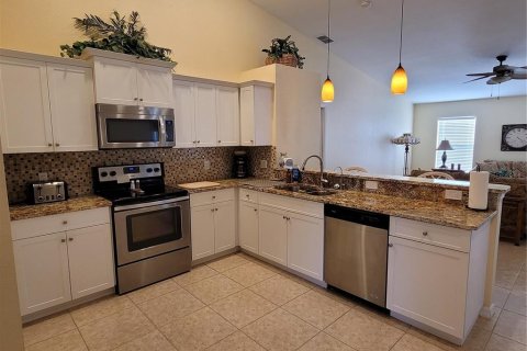 House in Port Charlotte, Florida 3 bedrooms, 200.02 sq.m. № 2195404 - photo 13