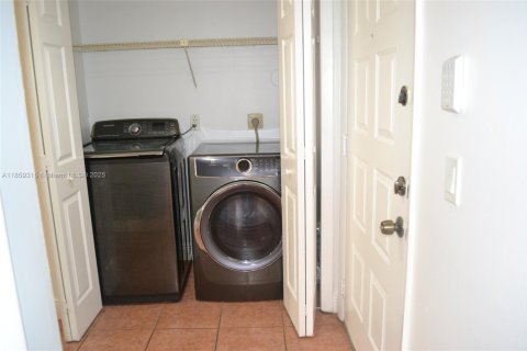 Condominio en alquiler en Pompano Beach, Florida, 2 dormitorios, 91.04 m2 № 1887643 - foto 17
