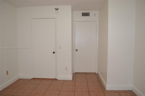 Condominio en alquiler en Pompano Beach, Florida, 2 dormitorios, 91.04 m2 № 1887643 - foto 15