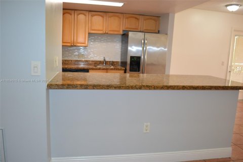 Condominio en alquiler en Pompano Beach, Florida, 2 dormitorios, 91.04 m2 № 1887643 - foto 5