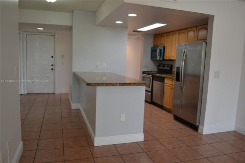 Condominio en alquiler en Pompano Beach, Florida, 2 dormitorios, 91.04 m2 № 1887643 - foto 4