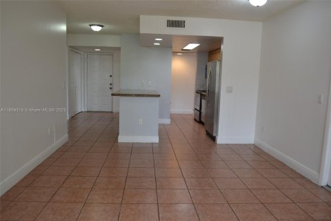Condominio en alquiler en Pompano Beach, Florida, 2 dormitorios, 91.04 m2 № 1887643 - foto 3