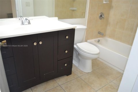 Condominio en alquiler en Pompano Beach, Florida, 2 dormitorios, 91.04 m2 № 1887643 - foto 16