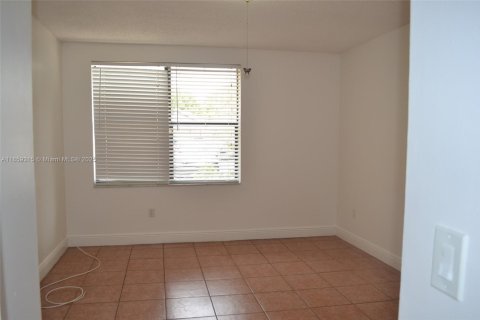 Condominio en alquiler en Pompano Beach, Florida, 2 dormitorios, 91.04 m2 № 1887643 - foto 13