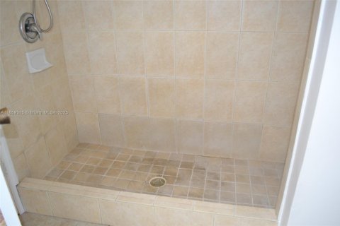 Condominio en alquiler en Pompano Beach, Florida, 2 dormitorios, 91.04 m2 № 1887643 - foto 11