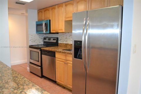 Condominio en alquiler en Pompano Beach, Florida, 2 dormitorios, 91.04 m2 № 1887643 - foto 6