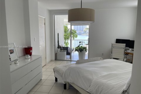 Copropriété à louer à Aventura, Floride: 2 chambres, 100.61 m2 № 2384644 - photo 9