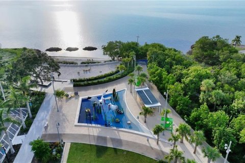 Condo in Sarasota, Florida, 1 bedroom  № 1810643 - photo 10