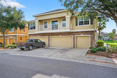 Condo in Tampa, Florida, 2 bedrooms  № 1866029 - photo 1