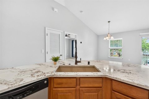 Condo in Tampa, Florida, 2 bedrooms  № 1866029 - photo 16